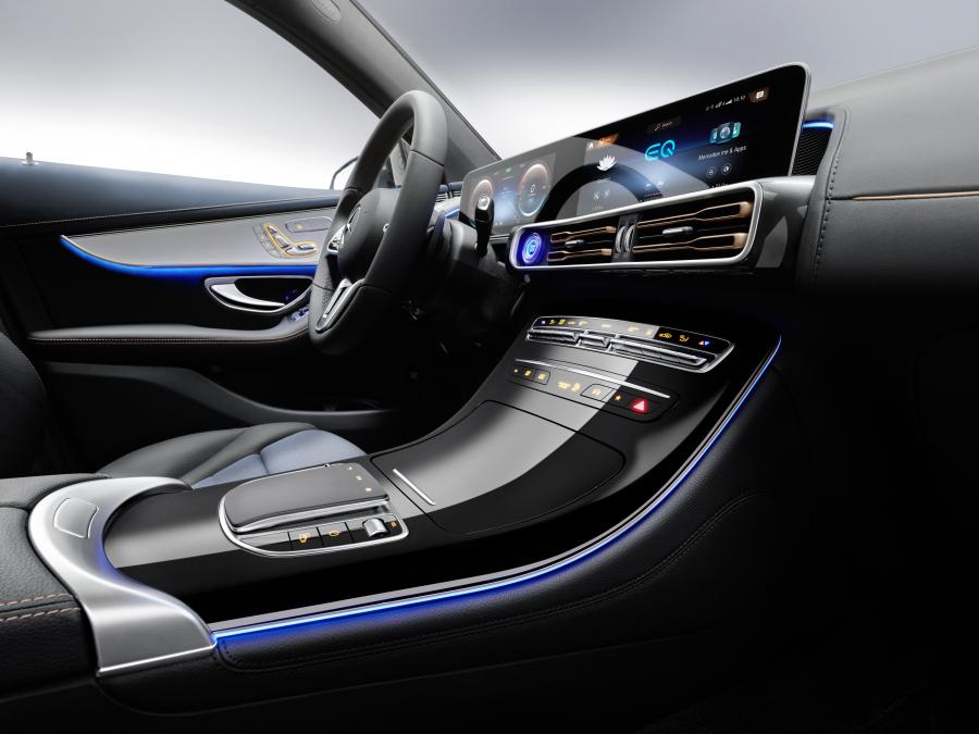 Интерьер Mercedes-Benz EQC400 4Matic (N293) 2019 года  (WW) (фото 18 из 202)